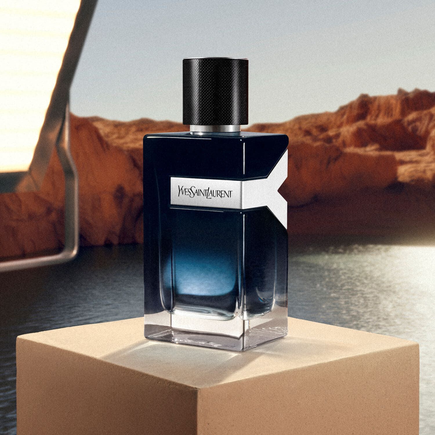 Y EAU DE PARFUM FRAGRANCE IN A SUMMER DECOR