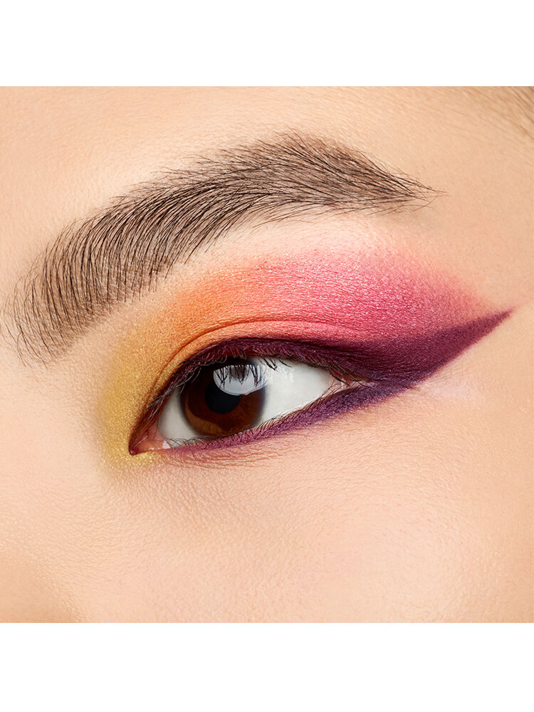 Couture Colour Clutch Eyeshadow Palette Paris the best eyeshadow
